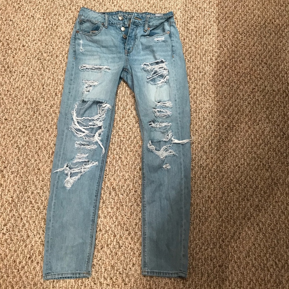 BRAND NEW AMERICAN EAGLE BOYFRIEND JEANS SIZE 2